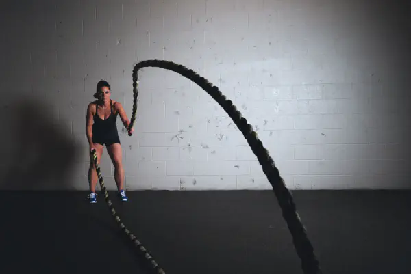 Treino em Casa com Bodyweight: Guia Completo Baseado em Ciência (2026)